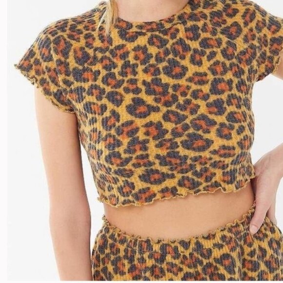 Urban Outfitters Out‎ From Under Cheetah Print Crop Top Medium - Picture 1 of 7